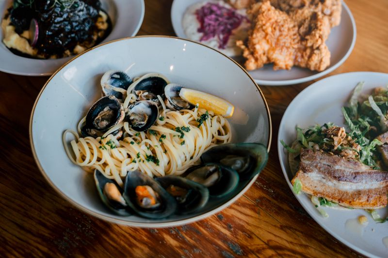 Seafood linguine with shrimp and clams